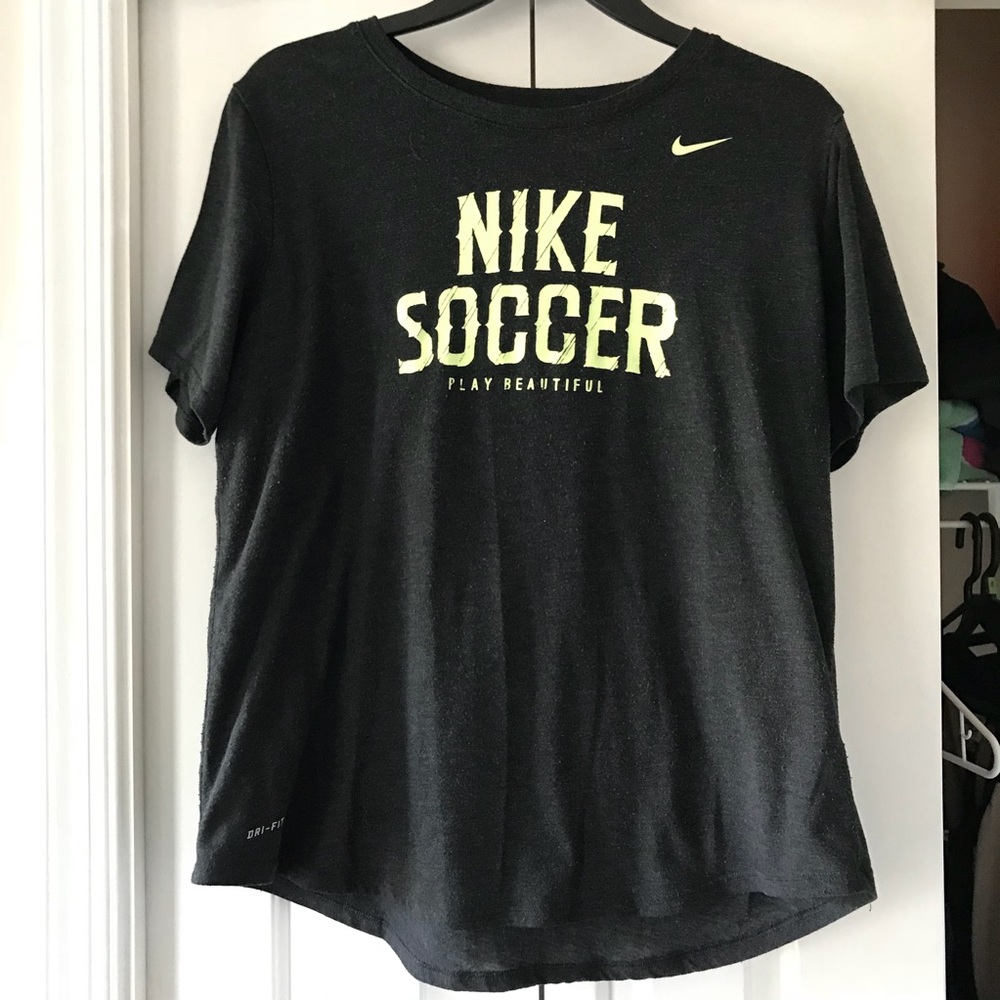 Women’s Nike T-shirt